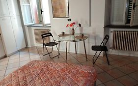 P&P Room Seventy-Seventh Apartment